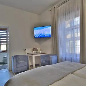https://apartament-zakopiaski.zakopanehotels.org