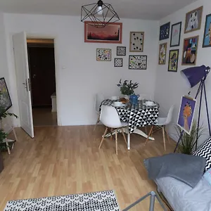 https://hello-warsaw-calm-artistic-city-center-apartment.warsawhotelspoland.com